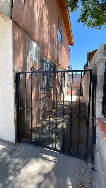 213 5th St in Sunland Park, NM - Foto de edificio