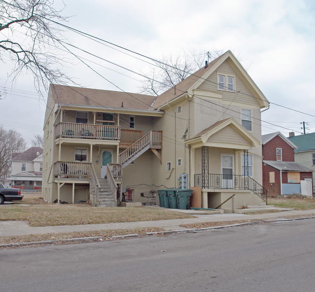 49 Burkhardt Ave in Dayton, OH - Foto de edificio - Building Photo