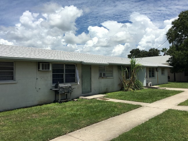 1004 4th Ave W in Palmetto, FL - Building Photo - Building Photo