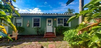 302 SW 15th St in Dania Beach, FL - Building Photo