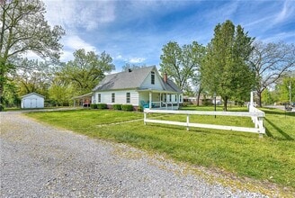 801 NW C St in Bentonville, AR - Building Photo - Building Photo