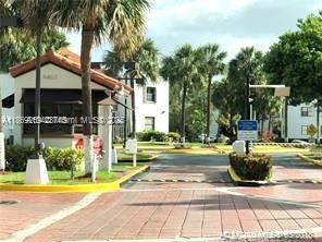 9431 Fontainebleau Blvd in Miami, FL - Building Photo - Building Photo