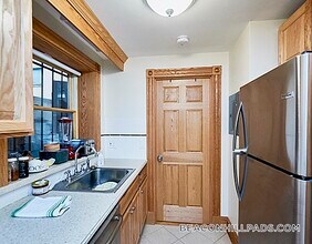 16 S Russell St in Boston, MA - Building Photo - Building Photo