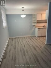 2365 Marine Dr in Oakville, ON - Building Photo - Building Photo