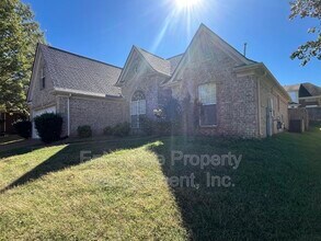 10095 Lynham Dr in Cordova, TN - Building Photo - Building Photo