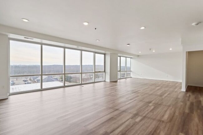 1303 5th St in Coralville, IA - Building Photo - Building Photo