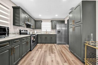 2211 NW 189th Terrace in Miami Gardens, FL - Building Photo - Building Photo