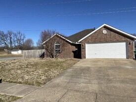 770 Dogwood St in Centerton, AR - Building Photo
