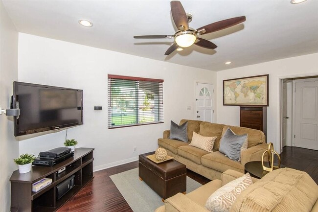 15219 Faysmith Ave in Gardena, CA - Foto de edificio - Building Photo