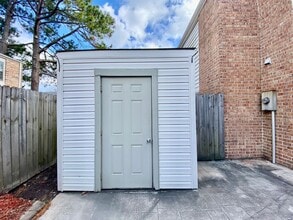 1802 E Durham in Virginia Beach, VA - Building Photo - Building Photo