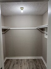 10302 141st St Ct E in Puyallup, WA - Foto de edificio - Building Photo