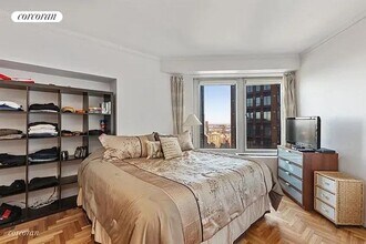 150-156 W 56th St in New York, NY - Building Photo - Building Photo