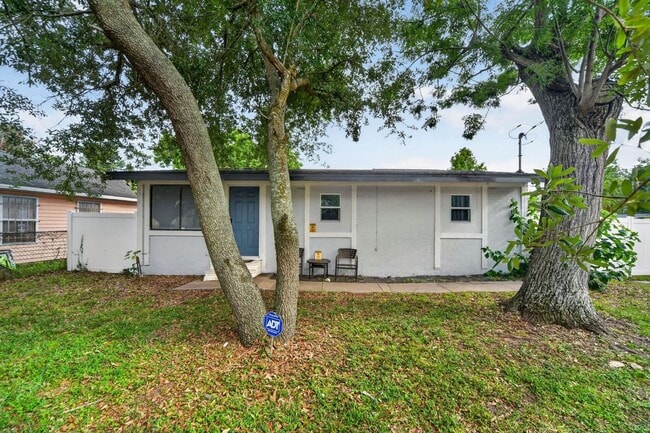property at 2314 W South St