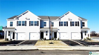 1104 Martin Rd in Breinigsville, PA - Building Photo