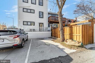 1201 Staples St NE in Washington, DC - Building Photo - Building Photo