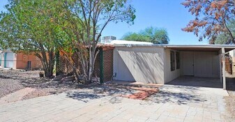 2437 N Walnut Ave in Tucson, AZ - Building Photo