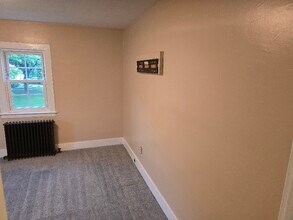 108 Readington Rd in Whitehouse Station, NJ - Building Photo - Building Photo