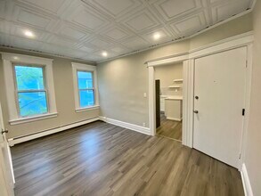 174 Glenwood Ave, Unit 2F in Bloomfield, NJ - Building Photo - Building Photo