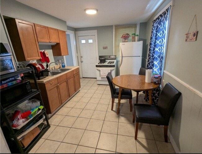 197 Brooks Ave in Rochester, NY - Foto de edificio - Building Photo