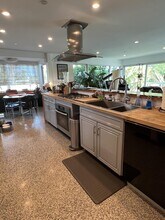 2200 NE 26th St-Unit -A in Wilton Manors, FL - Building Photo - Building Photo
