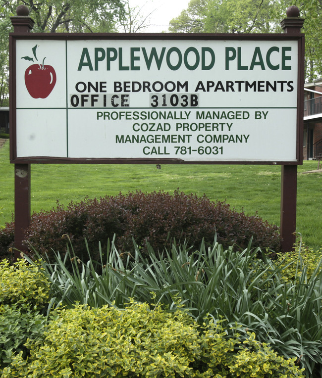 Applewood Place Apartments in Maplewood, MO - Foto de edificio - Building Photo