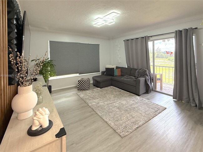 4160 Inverrary Dr in Lauderhill, FL - Building Photo - Building Photo