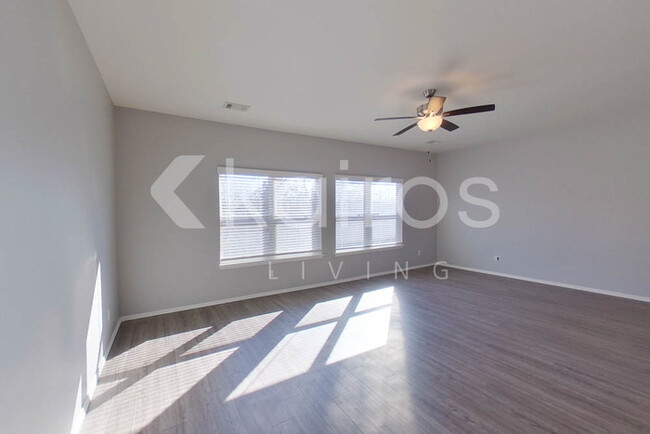 1636 S Razorback Rd in Fayetteville, AR - Building Photo - Building Photo