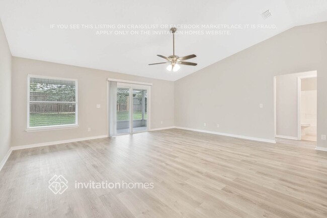 390 Turtle Dove Dr in Orange Park, FL - Foto de edificio - Building Photo