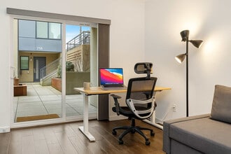 301 Valley St in Seattle, WA - Building Photo - Building Photo