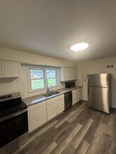 206 4th St, Unit 1 in Waunakee, WI - Building Photo - Building Photo