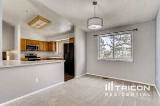 4170 S Biscay Cir in Aurora, CO - Building Photo - Building Photo