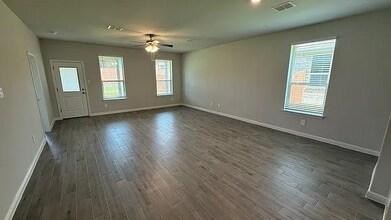 1944 Preakness Dr in Granbury, TX - Building Photo - Building Photo