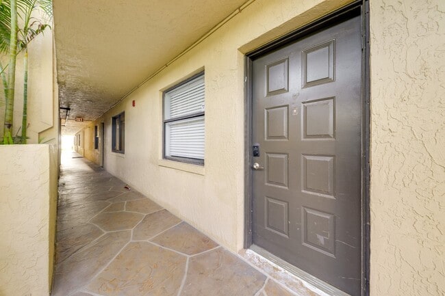 property at 896 N Federal Hwy