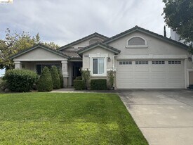 400 Pinenut St in Oakley, CA - Building Photo