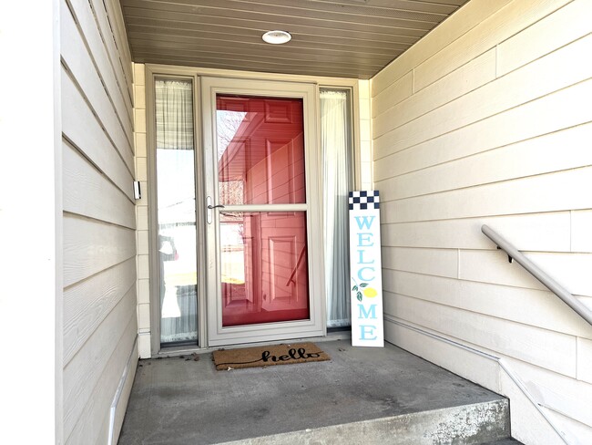 5105 E Fernwood Dr in Sioux Falls, SD - Building Photo - Building Photo