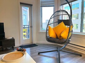 2415 2nd Ave in Seattle, WA - Building Photo