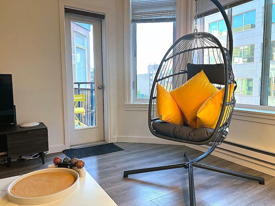 2415 2nd Ave in Seattle, WA - Foto de edificio