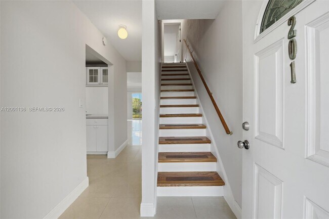 301 NW 109th Ave in Miami, FL - Building Photo - Building Photo