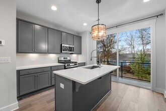 644 W End Dr in Charlotte, NC - Building Photo - Building Photo