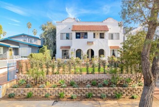 556-558 Via de la Paz in Pacific Palisades, CA - Building Photo - Building Photo