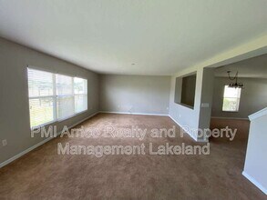 6955 Lake Eaglebrooke Dr in Lakeland, FL - Building Photo - Building Photo