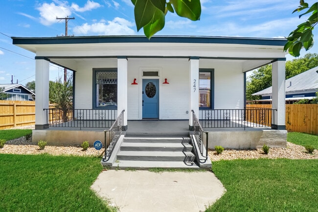 247 Princeton Ave, Unit 201 in San Antonio, TX - Building Photo - Building Photo