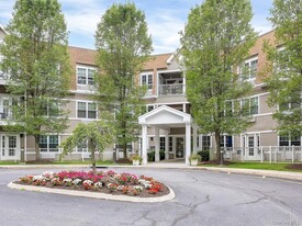 110 Sutton Dr in Mt Kisco, NY - Building Photo