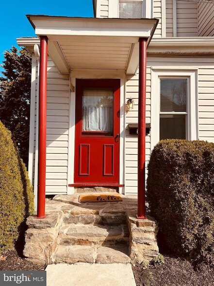 1010 Girard Ave in Swarthmore, PA - Foto de edificio - Building Photo