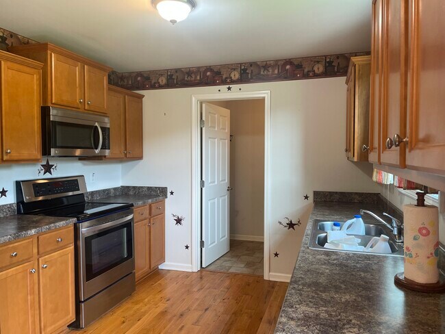 815 White Rd in Portland, TN - Building Photo - Building Photo