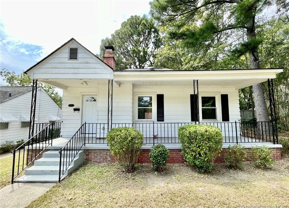 823 Anarine Rd in Fayetteville, NC - Building Photo