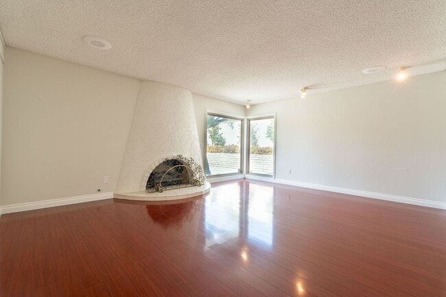 6415 Lochmoor Dr in San Diego, CA - Building Photo - Building Photo