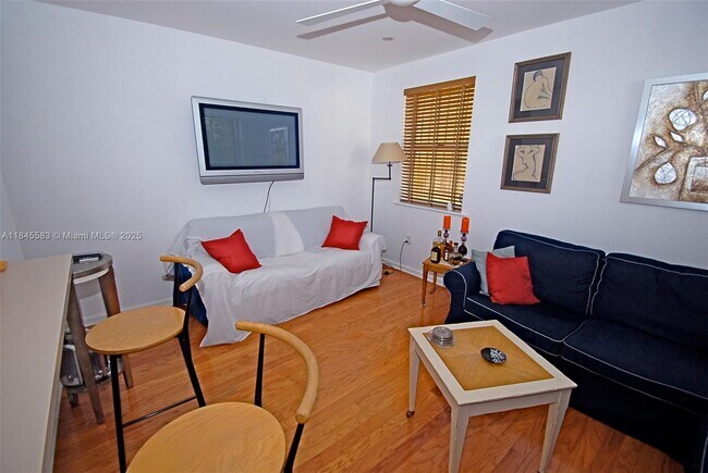 1614 Pennsylvania Ave in Miami Beach, FL - Building Photo - Building Photo