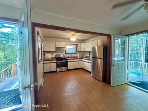 626 Co Rte 41 in Freehold, NY - Building Photo - Building Photo
