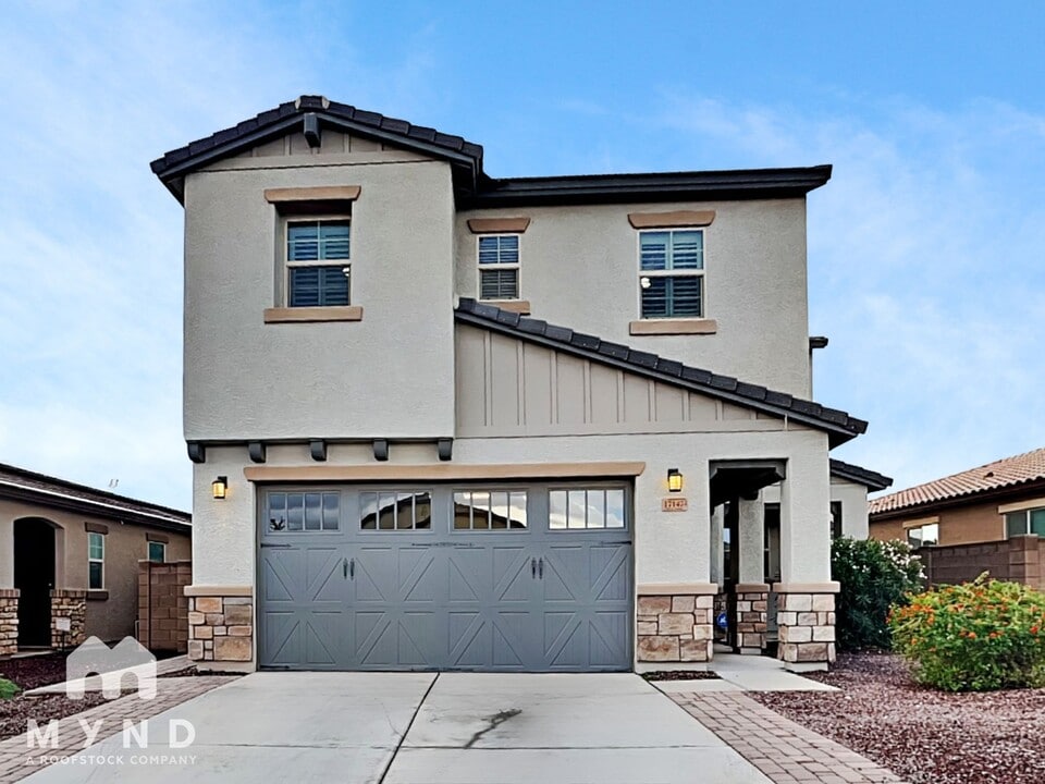 17147 W Orchid Ln in Waddell, AZ - Building Photo